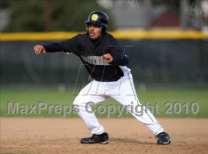 Thumbnail 2 in Magnolia vs. Capistrano Valley Christian photogallery.