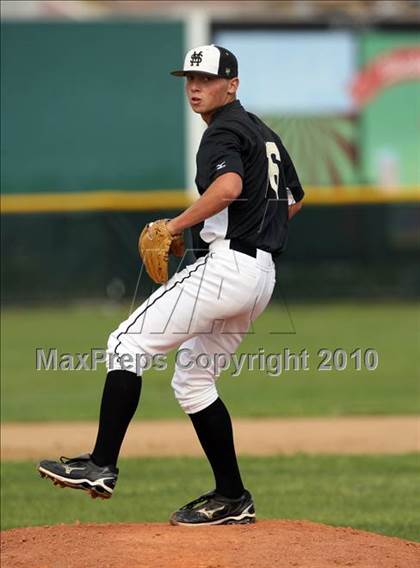 Thumbnail 3 in Magnolia vs. Capistrano Valley Christian photogallery.
