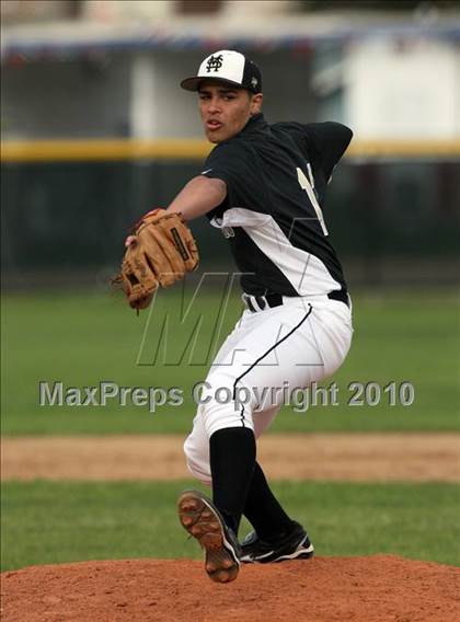 Thumbnail 2 in Magnolia vs. Capistrano Valley Christian photogallery.
