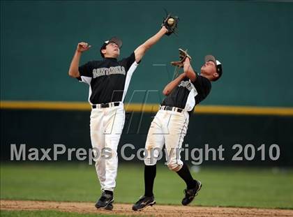 Thumbnail 3 in Magnolia vs. Capistrano Valley Christian photogallery.