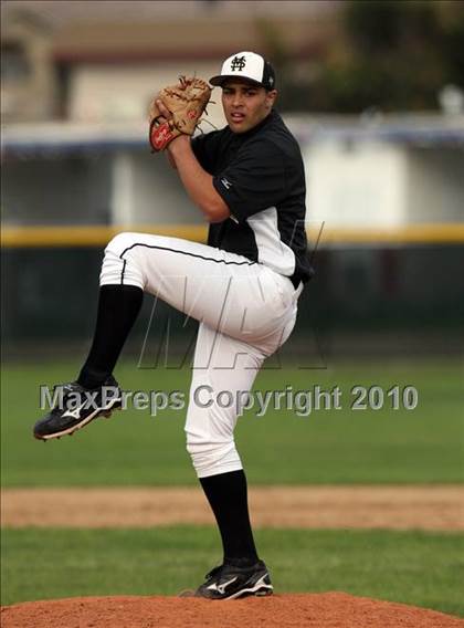 Thumbnail 2 in Magnolia vs. Capistrano Valley Christian photogallery.