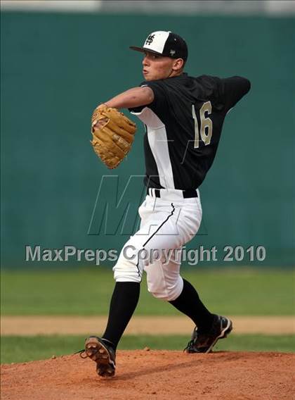 Thumbnail 1 in Magnolia vs. Capistrano Valley Christian photogallery.