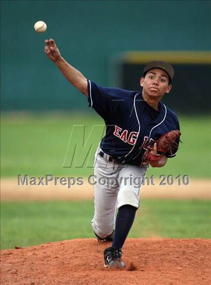 Thumbnail 3 in Magnolia vs. Capistrano Valley Christian photogallery.