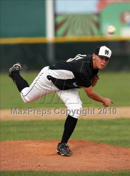 Thumbnail 3 in Magnolia vs. Capistrano Valley Christian photogallery.