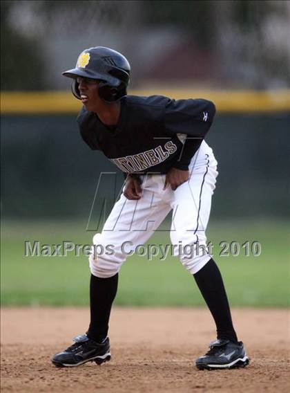 Thumbnail 2 in Magnolia vs. Capistrano Valley Christian photogallery.