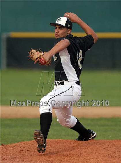 Thumbnail 3 in Magnolia vs. Capistrano Valley Christian photogallery.