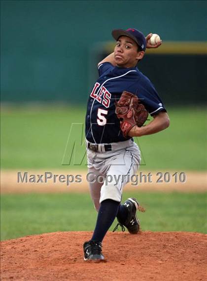 Thumbnail 2 in Magnolia vs. Capistrano Valley Christian photogallery.