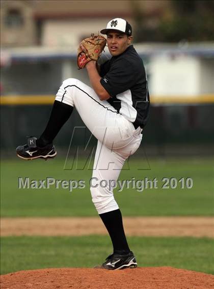 Thumbnail 3 in Magnolia vs. Capistrano Valley Christian photogallery.
