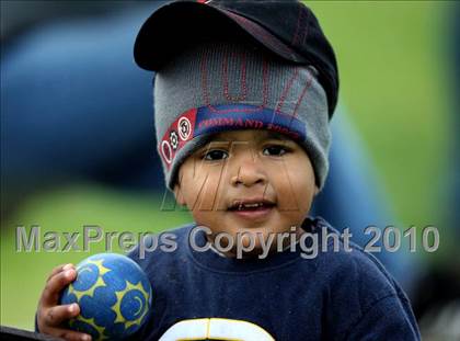 Thumbnail 2 in Magnolia vs. Capistrano Valley Christian photogallery.