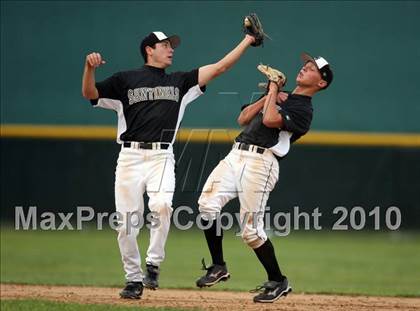 Thumbnail 1 in Magnolia vs. Capistrano Valley Christian photogallery.