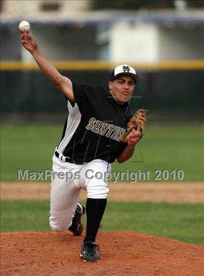Thumbnail 2 in Magnolia vs. Capistrano Valley Christian photogallery.