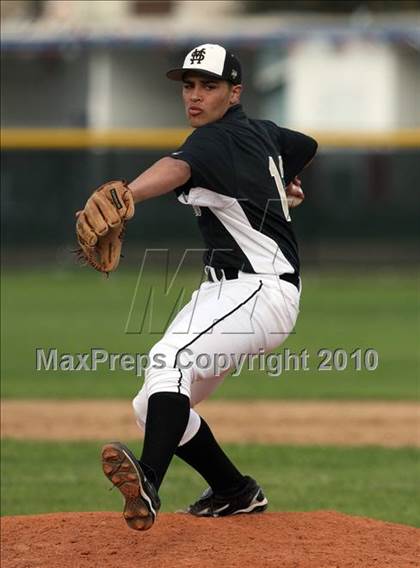 Thumbnail 2 in Magnolia vs. Capistrano Valley Christian photogallery.