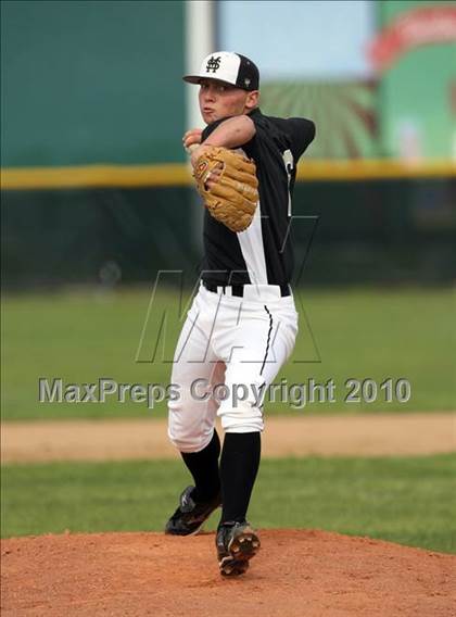 Thumbnail 2 in Magnolia vs. Capistrano Valley Christian photogallery.