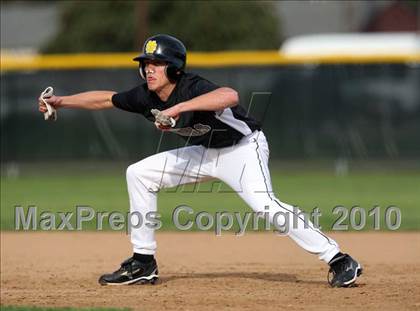 Thumbnail 2 in Magnolia vs. Capistrano Valley Christian photogallery.