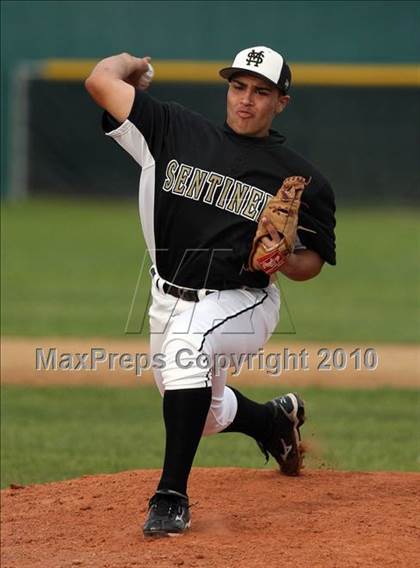 Thumbnail 2 in Magnolia vs. Capistrano Valley Christian photogallery.