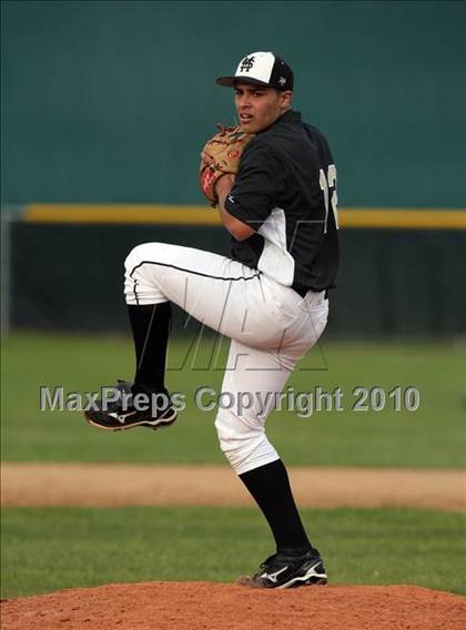 Thumbnail 2 in Magnolia vs. Capistrano Valley Christian photogallery.
