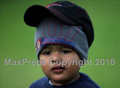 Thumbnail 3 in Magnolia vs. Capistrano Valley Christian photogallery.