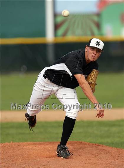 Thumbnail 2 in Magnolia vs. Capistrano Valley Christian photogallery.