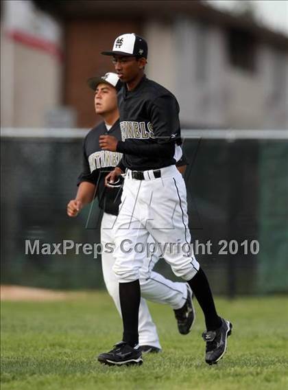 Thumbnail 2 in Magnolia vs. Capistrano Valley Christian photogallery.