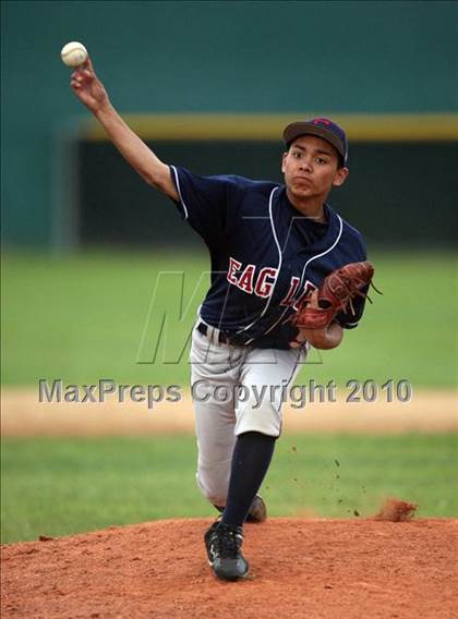 Thumbnail 1 in Magnolia vs. Capistrano Valley Christian photogallery.