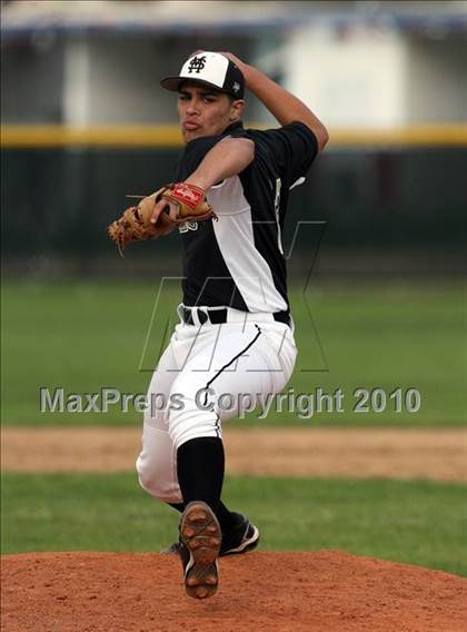 Thumbnail 3 in Magnolia vs. Capistrano Valley Christian photogallery.
