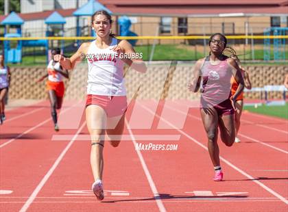 Thumbnail 2 in UIL 3A Region 2 Area Track Meet photogallery.