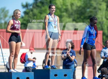 Thumbnail 2 in UIL 3A Region 2 Area Track Meet photogallery.