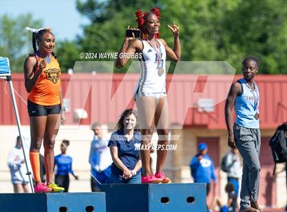 Thumbnail 3 in UIL 3A Region 2 Area Track Meet photogallery.