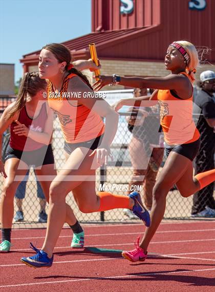 Thumbnail 1 in UIL 3A Region 2 Area Track Meet photogallery.