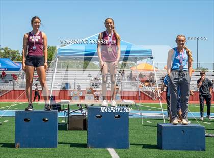 Thumbnail 2 in UIL 3A Region 2 Area Track Meet photogallery.