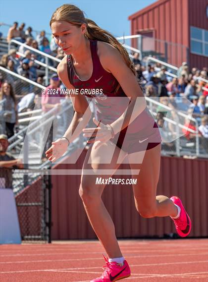 Thumbnail 3 in UIL 3A Region 2 Area Track Meet photogallery.