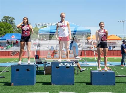 Thumbnail 3 in UIL 3A Region 2 Area Track Meet photogallery.