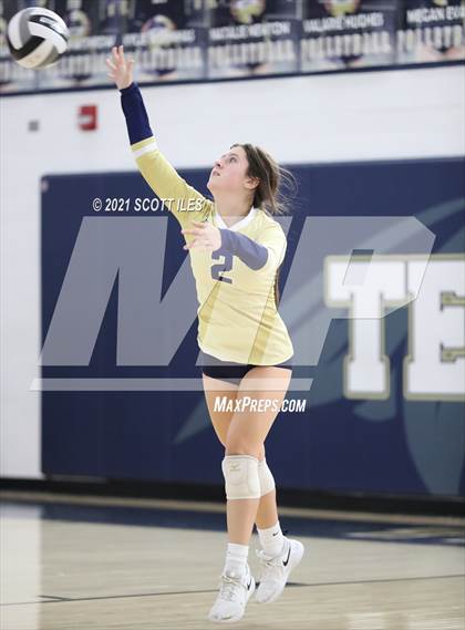 Thumbnail 3 in Bloom-Carroll @ Teays Valley photogallery.