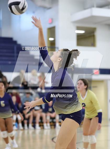 Thumbnail 3 in Bloom-Carroll @ Teays Valley photogallery.