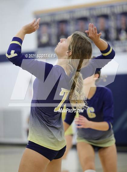 Thumbnail 3 in Bloom-Carroll @ Teays Valley photogallery.