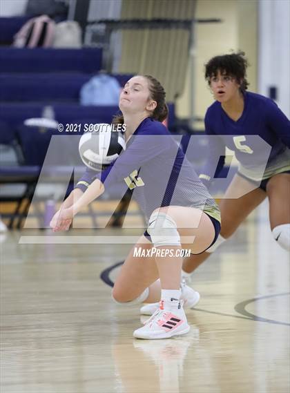 Thumbnail 3 in Bloom-Carroll @ Teays Valley photogallery.