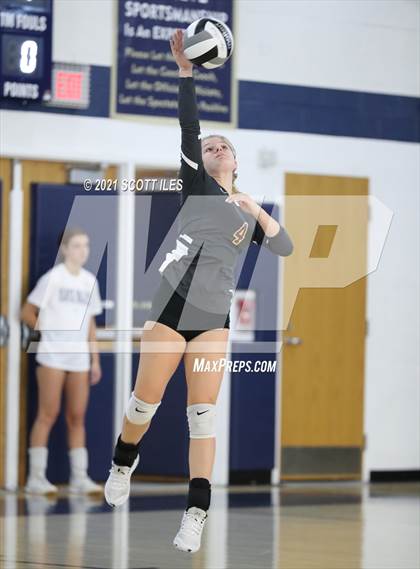 Thumbnail 3 in Bloom-Carroll @ Teays Valley photogallery.