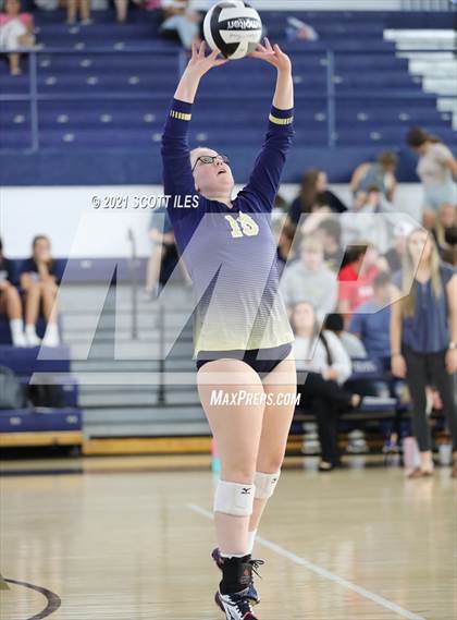 Thumbnail 3 in Bloom-Carroll @ Teays Valley photogallery.