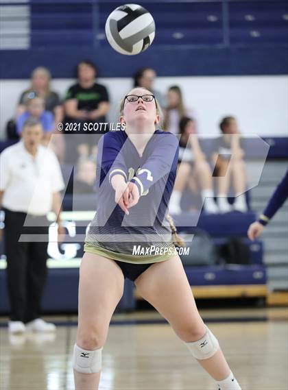 Thumbnail 1 in Bloom-Carroll @ Teays Valley photogallery.