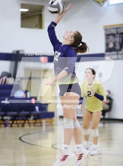 Thumbnail 3 in Bloom-Carroll @ Teays Valley photogallery.