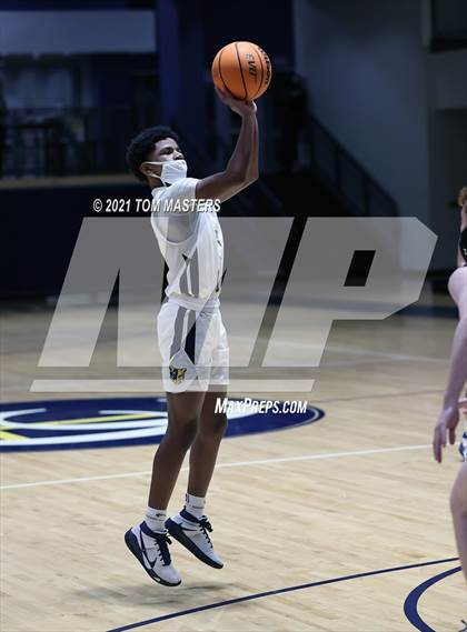 Thumbnail 2 in Carmel Christian vs. Ravenscroft (NCISAA 4A Semifinal) photogallery.