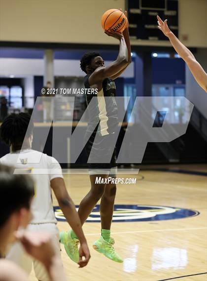 Thumbnail 2 in Carmel Christian vs. Ravenscroft (NCISAA 4A Semifinal) photogallery.