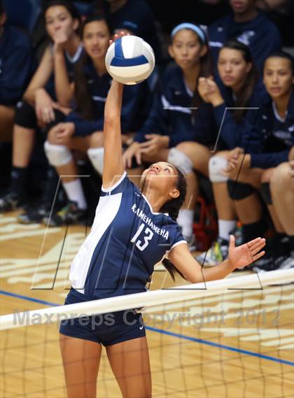 Thumbnail 2 in Kamehameha vs. Punahou (HHSAA D1 Final) photogallery.