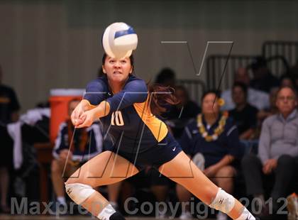 Thumbnail 2 in Kamehameha vs. Punahou (HHSAA D1 Final) photogallery.