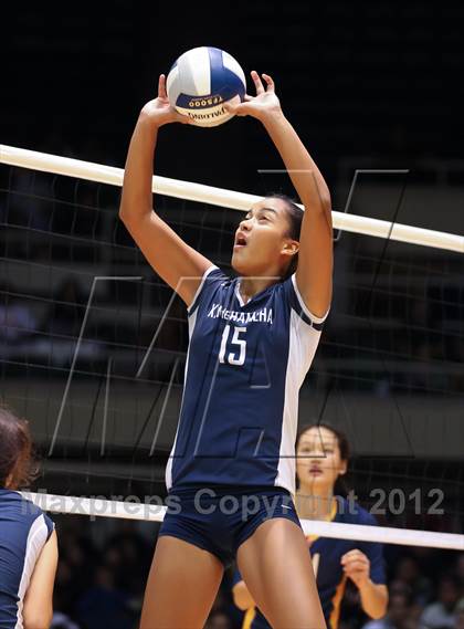Thumbnail 1 in Kamehameha vs. Punahou (HHSAA D1 Final) photogallery.
