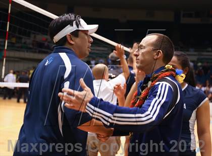 Thumbnail 2 in Kamehameha vs. Punahou (HHSAA D1 Final) photogallery.