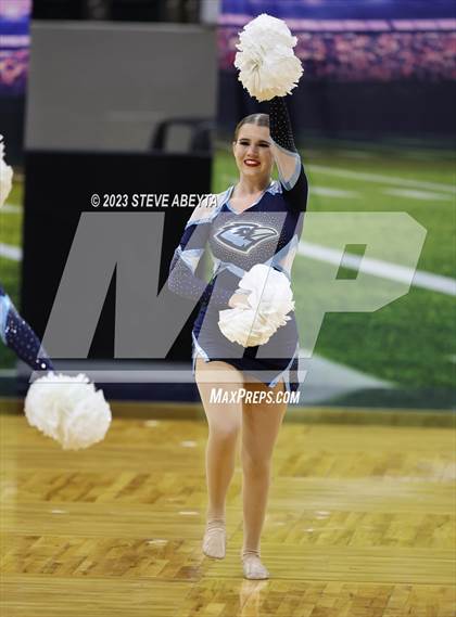 Thumbnail 1 in Riverdale Ridge CHSAA Spirit Poms photogallery.