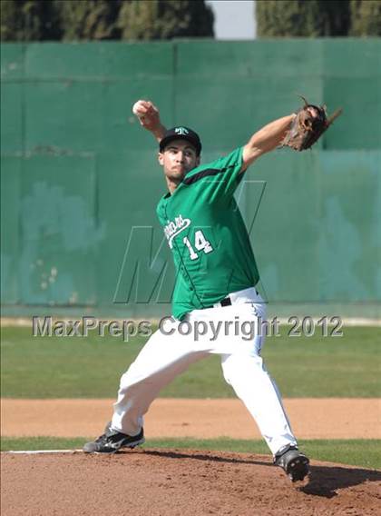 Thumbnail 3 in Delano vs. Tehachapi photogallery.