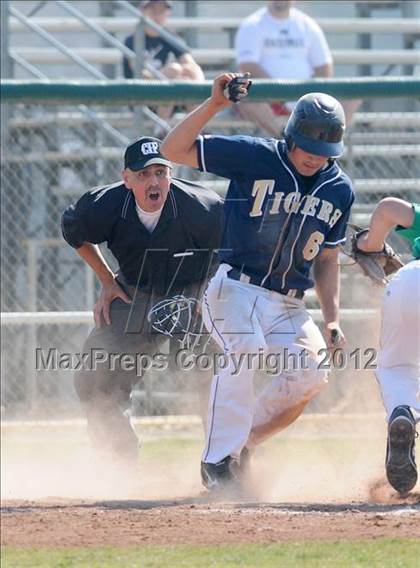 Thumbnail 3 in Delano vs. Tehachapi photogallery.