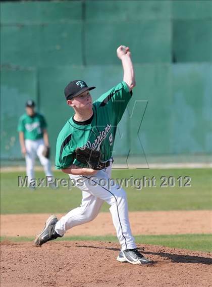 Thumbnail 2 in Delano vs. Tehachapi photogallery.